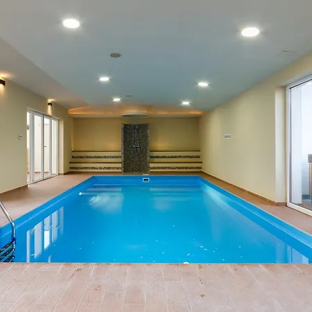 Corvina Villa Győrújbarát