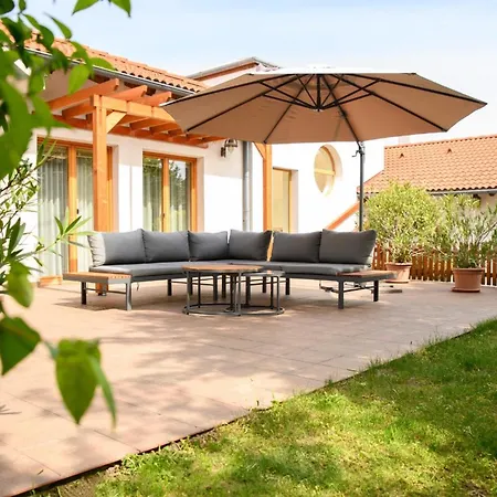 Villa Corvina *