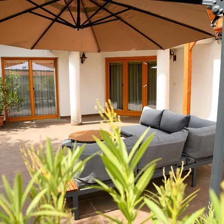 Villa Corvina
